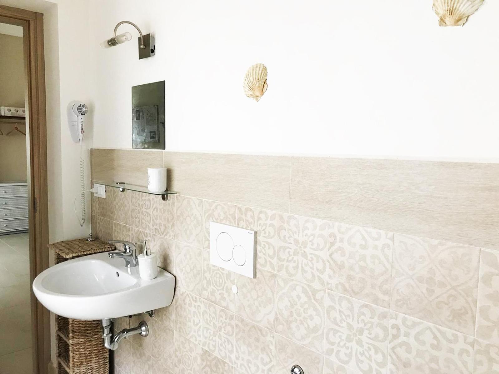 Bed and Breakfast Aria Di Mare Rosignano Solvay Exterior foto