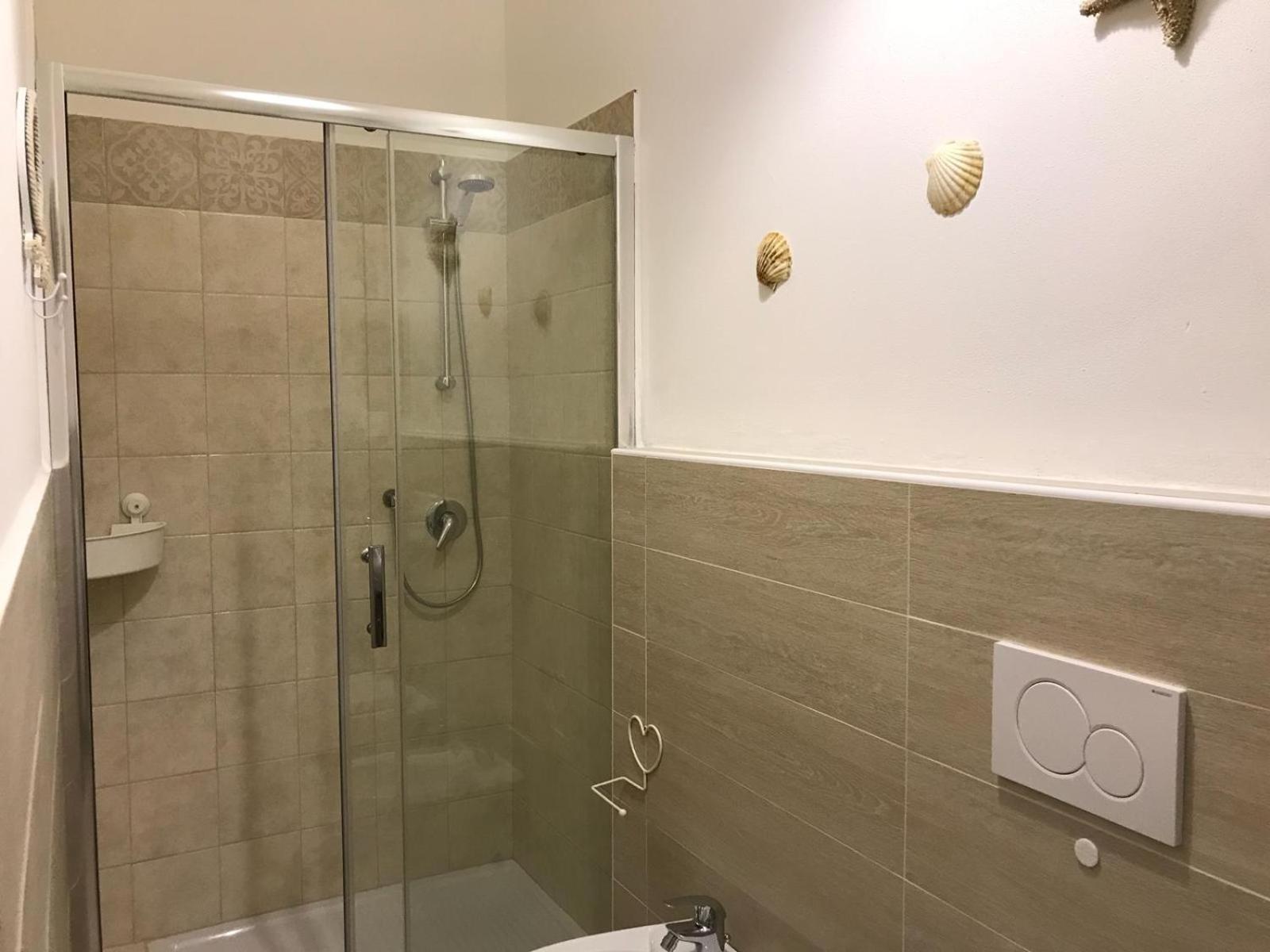 Bed and Breakfast Aria Di Mare Rosignano Solvay Exterior foto